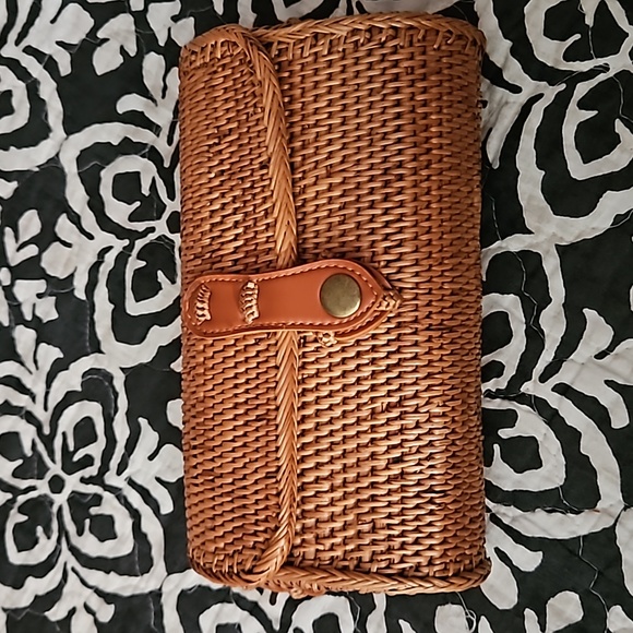 Rattan crossbody bag - Picture 9 of 10